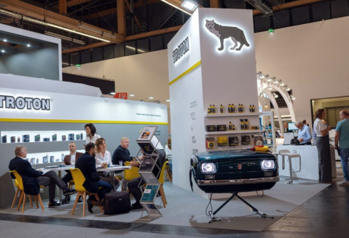 Troton auf der Automechanika Messe