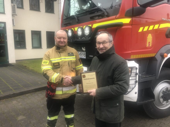 Die Firma TROTON unterstützte den Kauf eines Autos für die Freiwillige Feuerwehr in Gościno